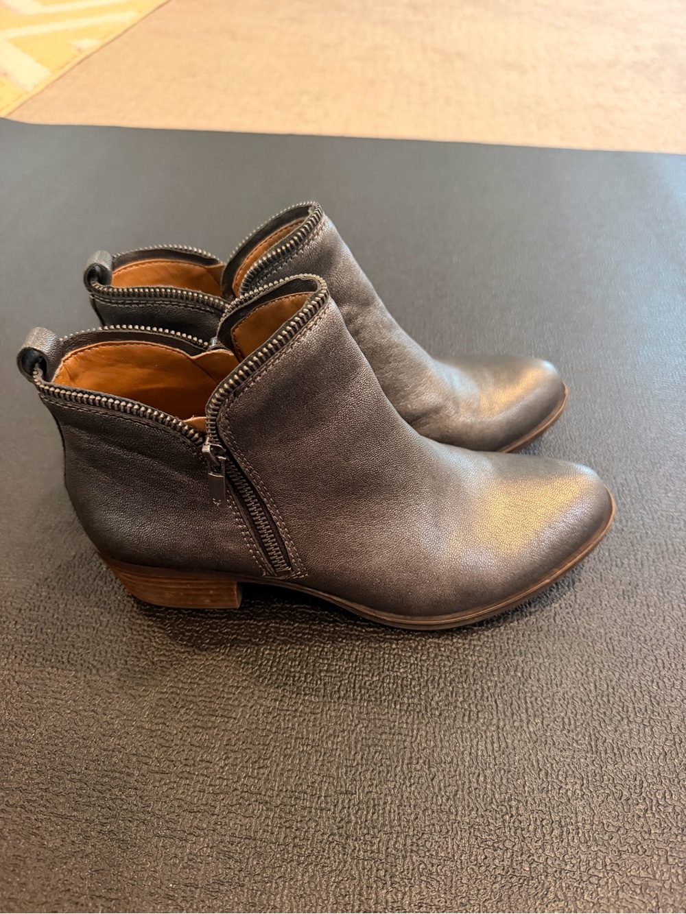 Lucky Brand Pewter Gray Leather Ankle Booties with Side Zips Size 10